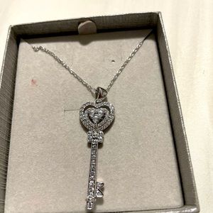 People’s jewellery silver necklace with key pendant